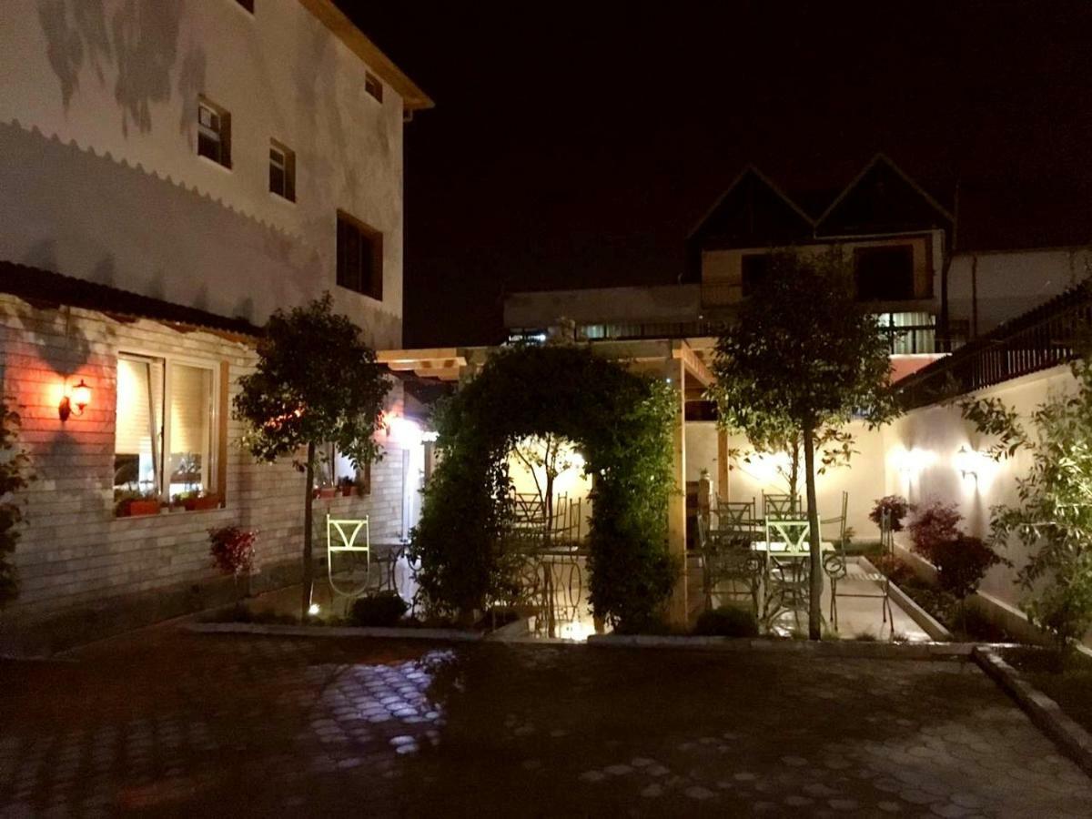 Akropoli 3* Tirana